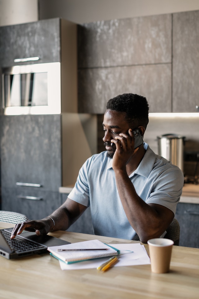 is a polo shirt business casual?